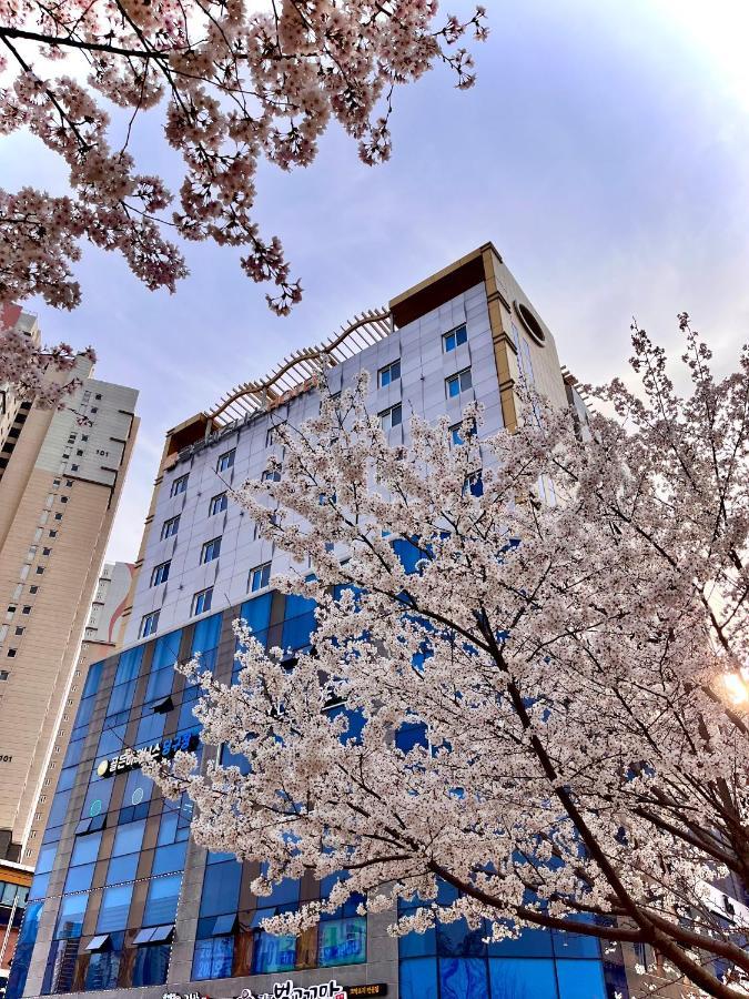 Golden Business Hotel Jinju Exterior photo