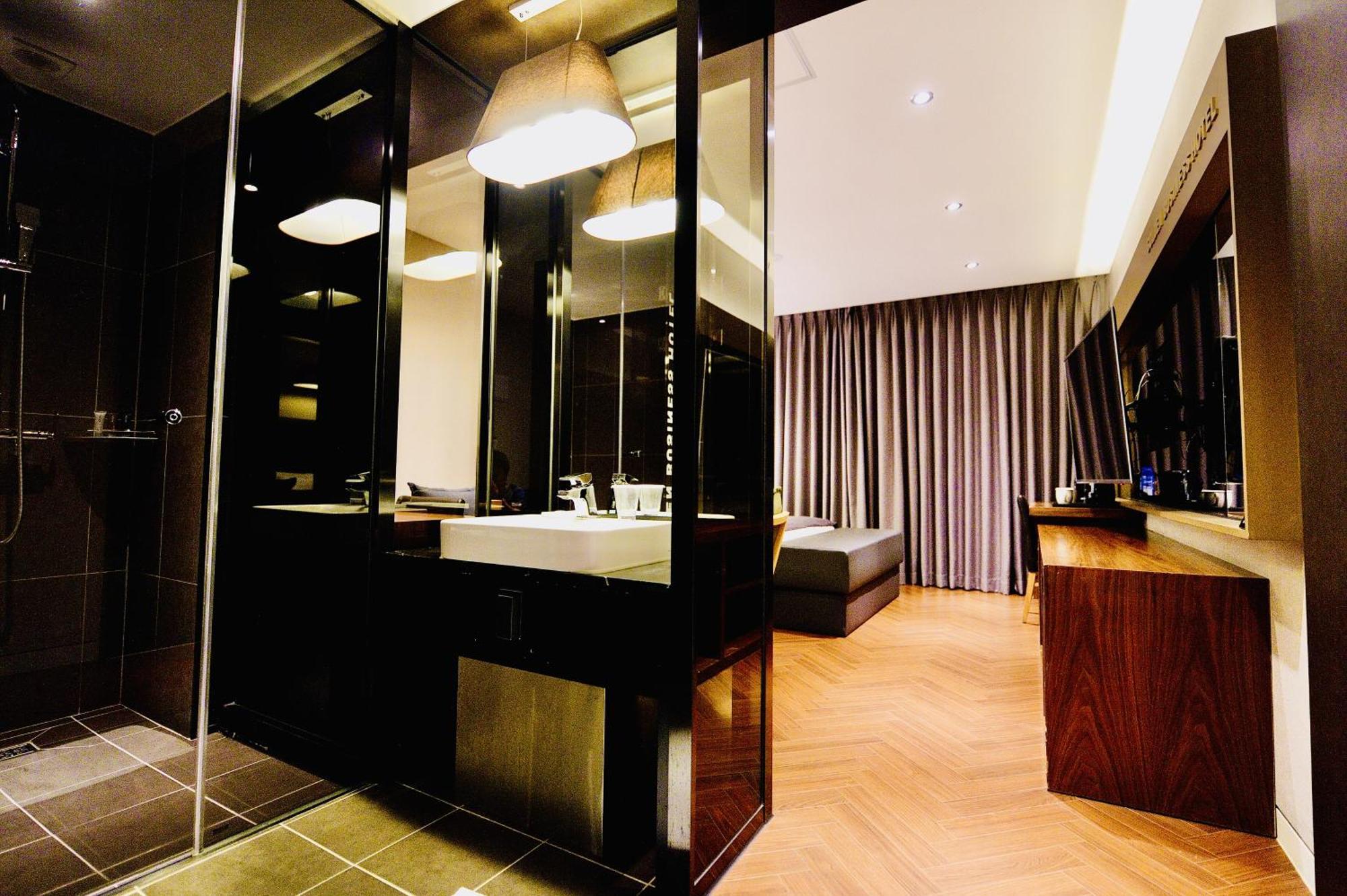 Golden Business Hotel Jinju Exterior photo