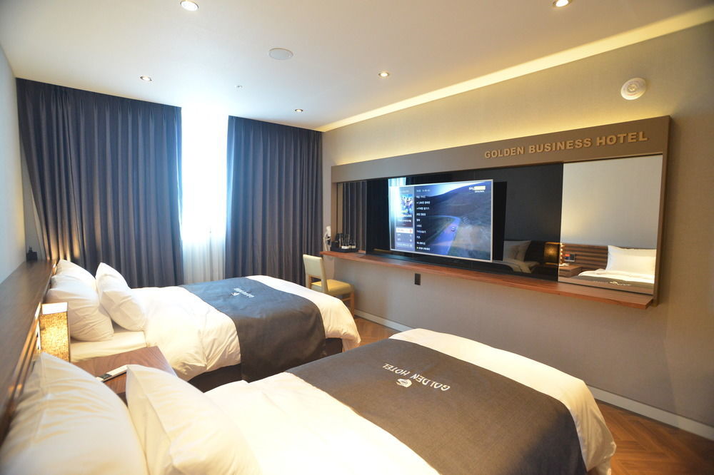 Golden Business Hotel Jinju Exterior photo