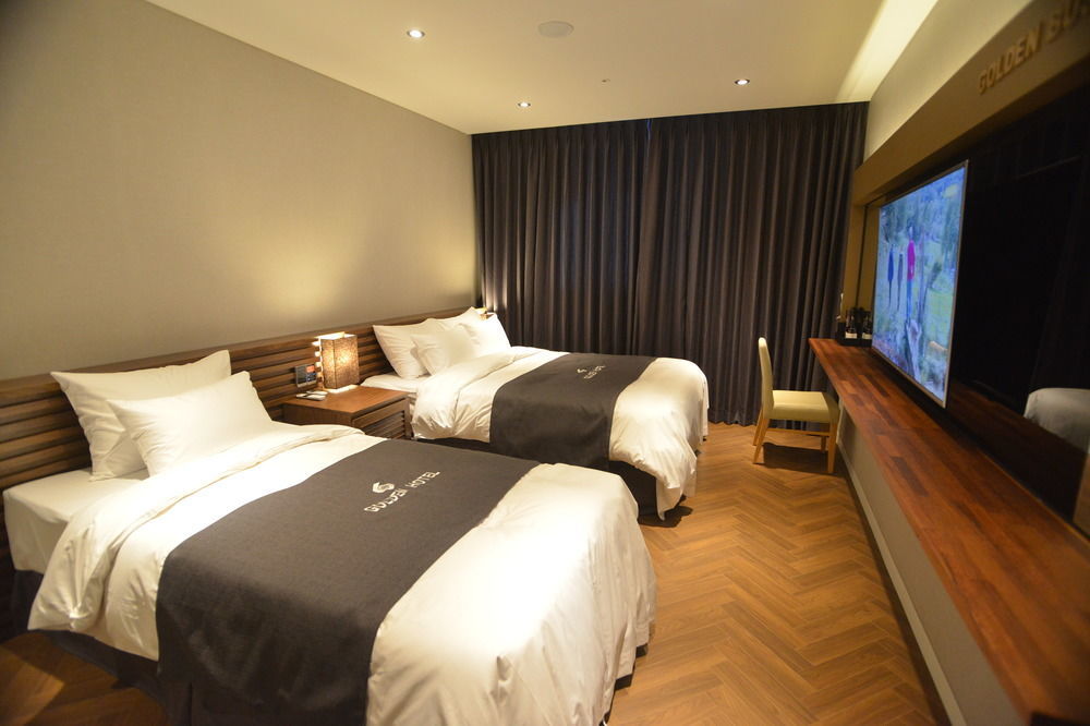 Golden Business Hotel Jinju Exterior photo