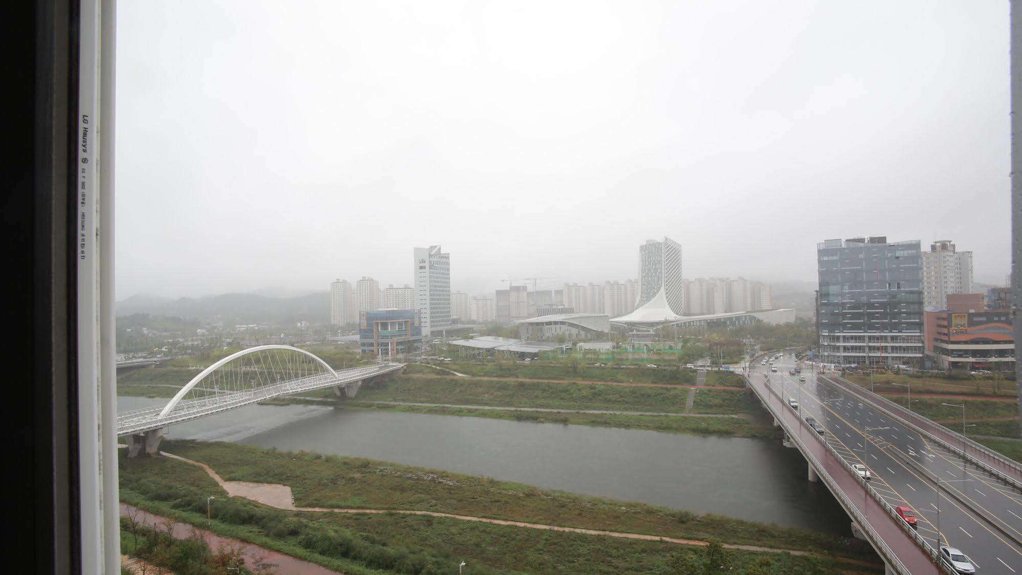 Golden Business Hotel Jinju Exterior photo