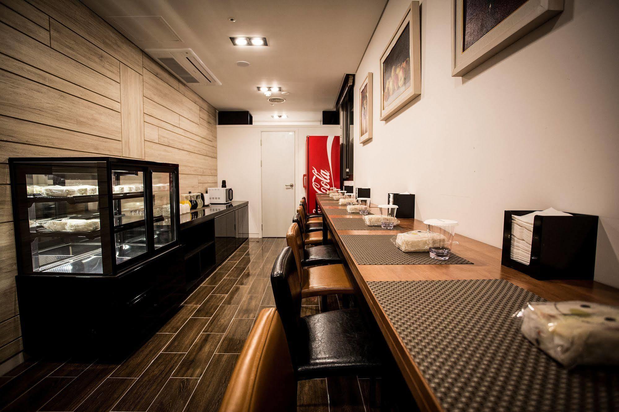 Golden Business Hotel Jinju Exterior photo