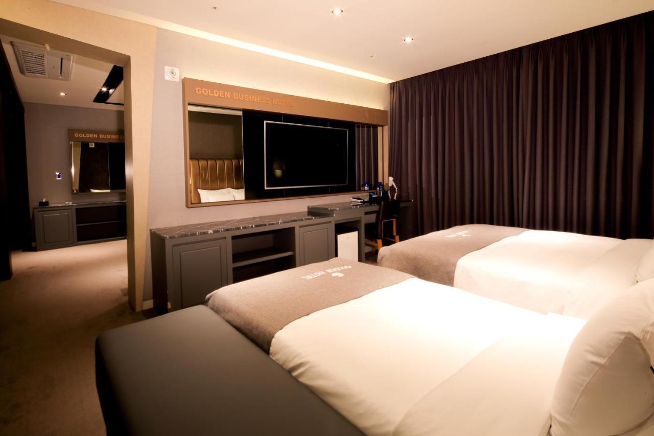 Golden Business Hotel Jinju Exterior photo