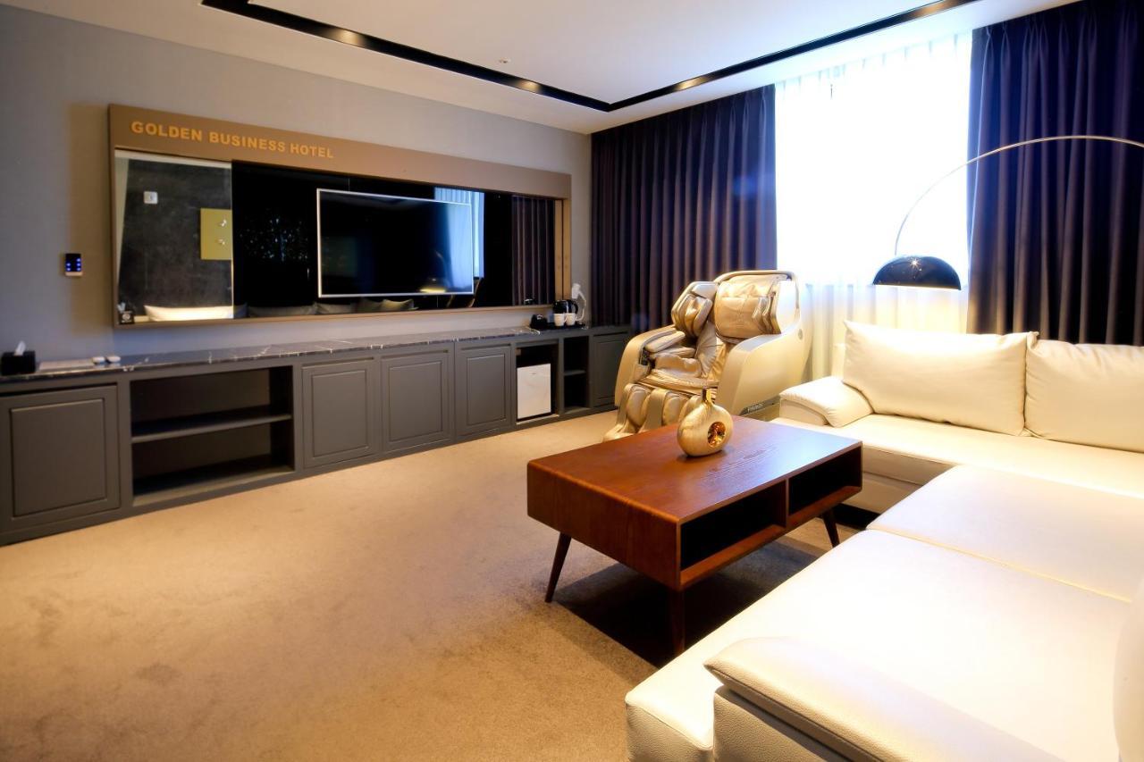 Golden Business Hotel Jinju Exterior photo