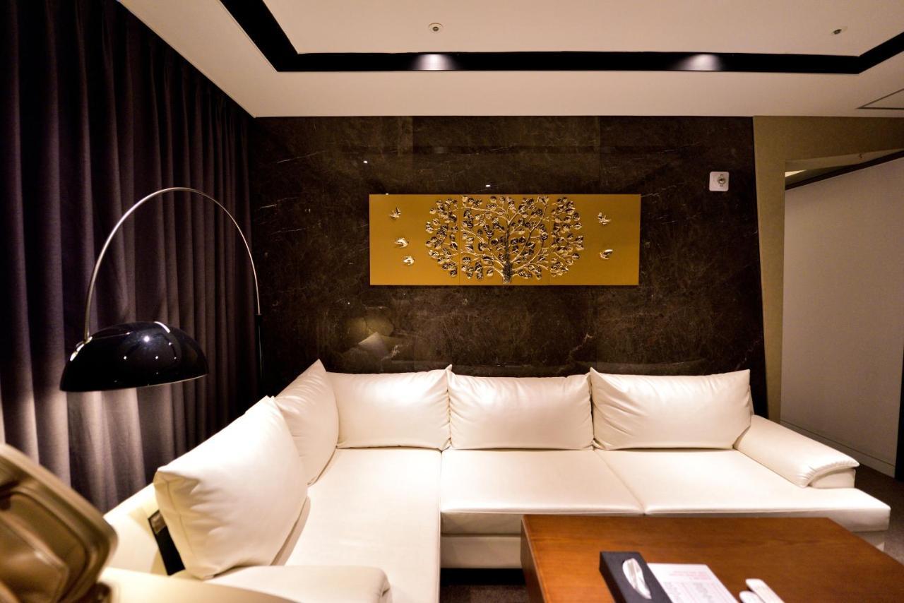 Golden Business Hotel Jinju Exterior photo